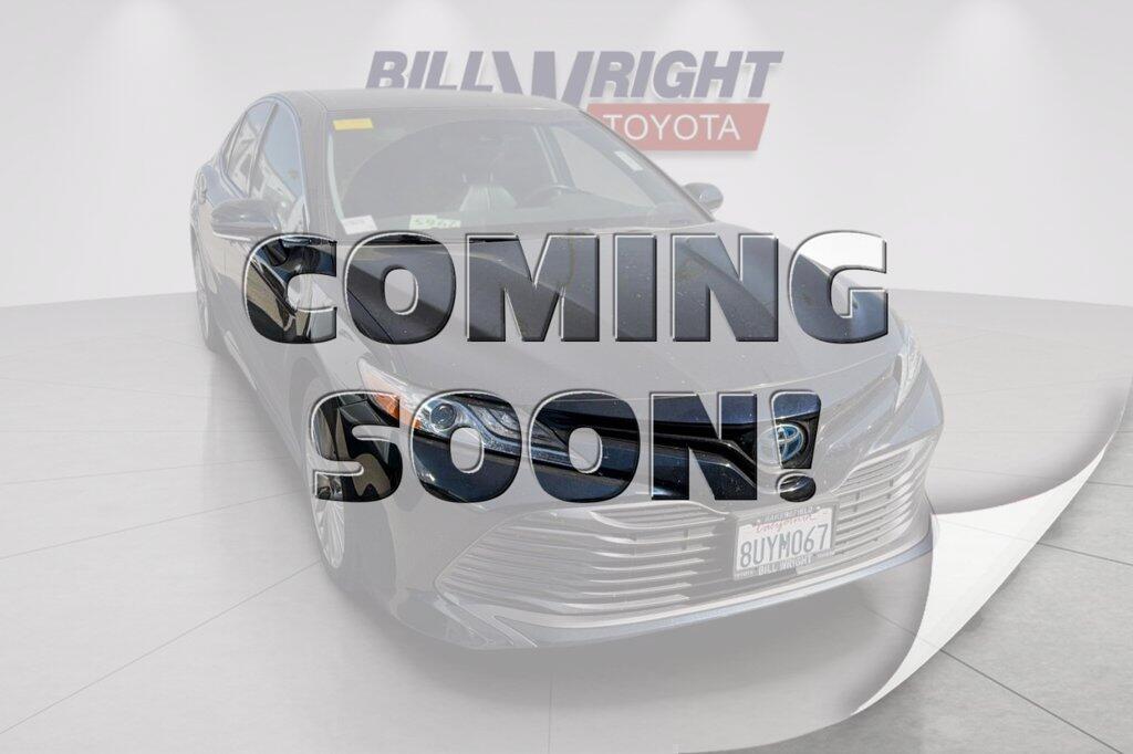 2020 Toyota Camry Hybrid XLE