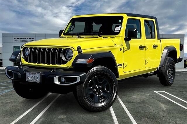2024 Jeep Gladiator Sport's photo