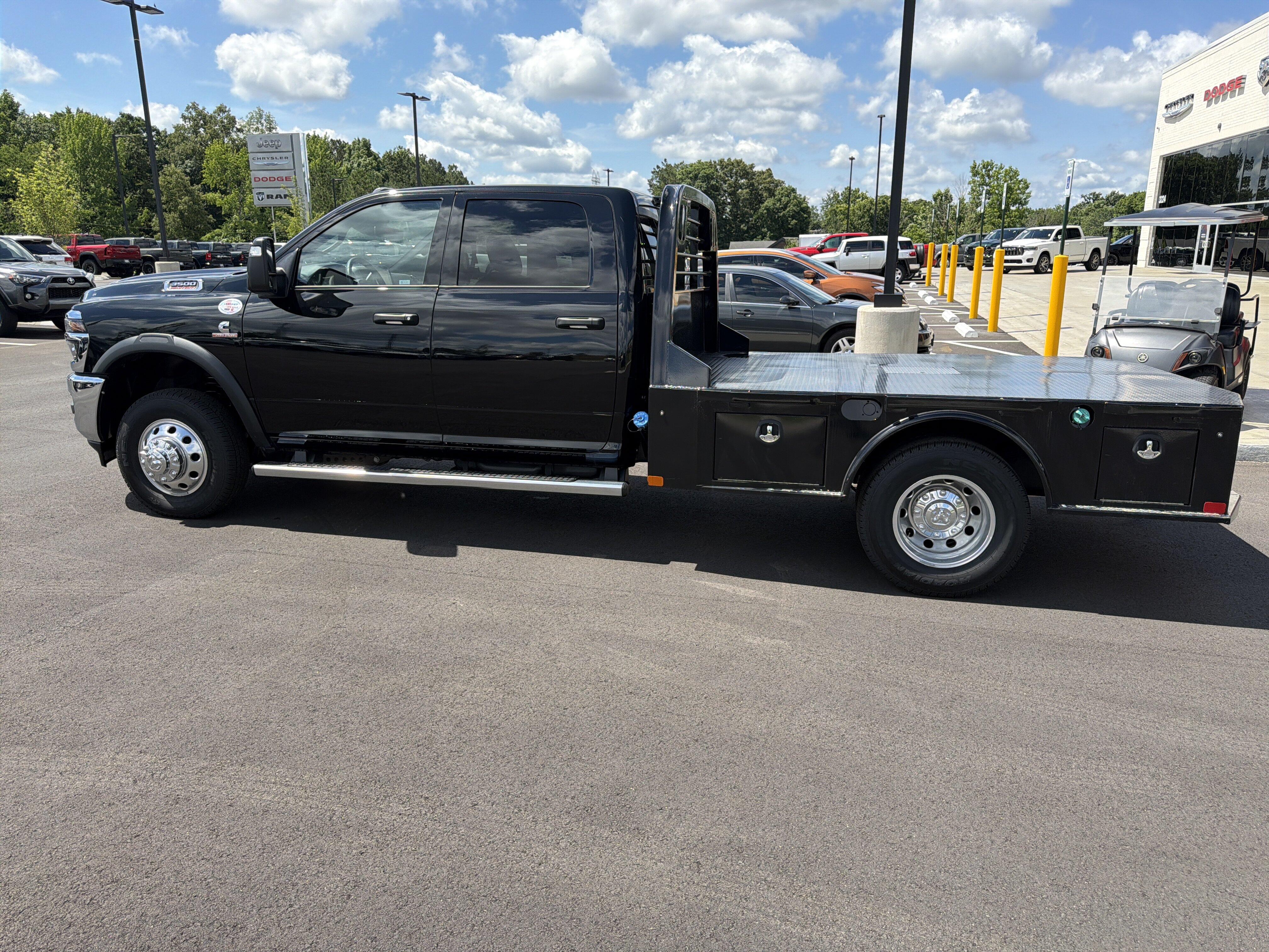 2026 RAM 3500 Chassis Tradesman - Photo 16