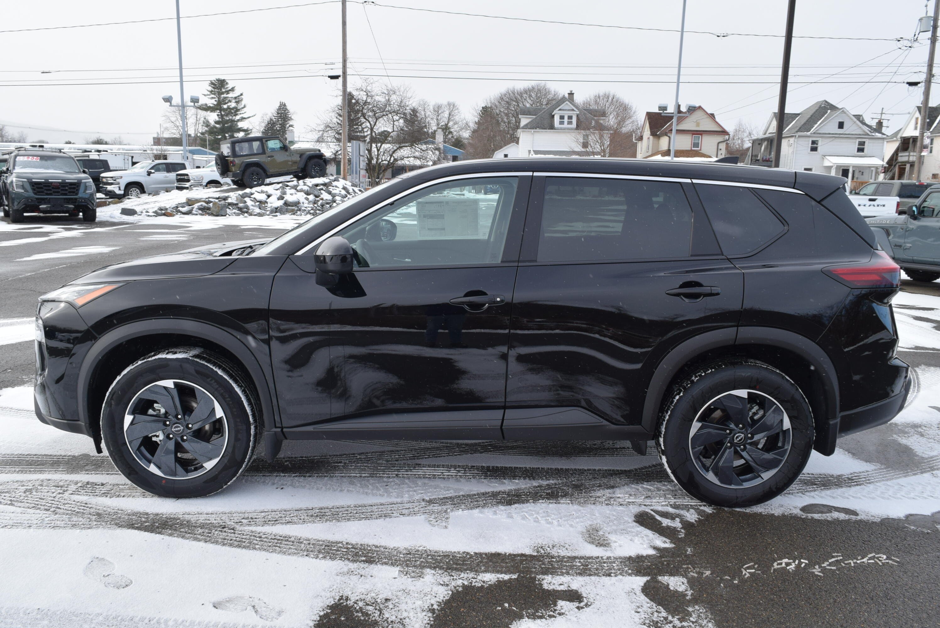 2026 Nissan Rogue SV's photo