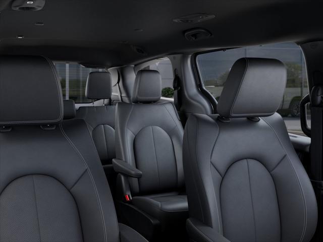 2025 Chrysler Pacifica Select - Photo 26