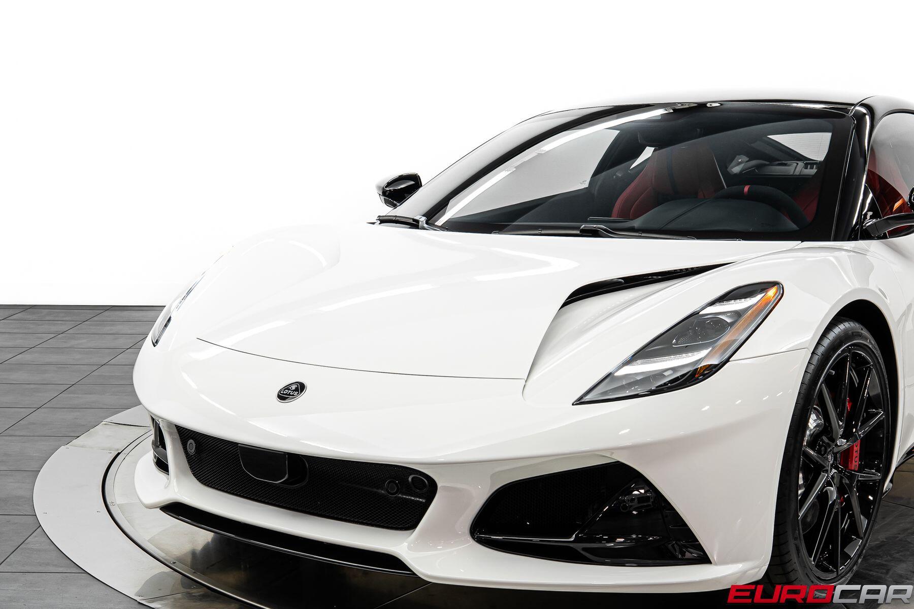 2026 Lotus Emira - Photo 12