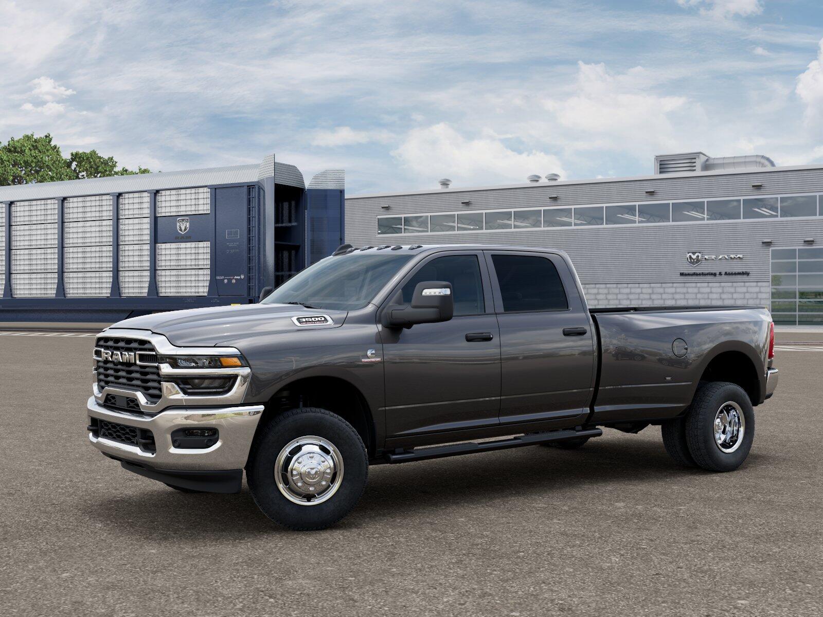 2027 RAM 3500 3500 Tradesman Crew Cab 4x4 8' Box