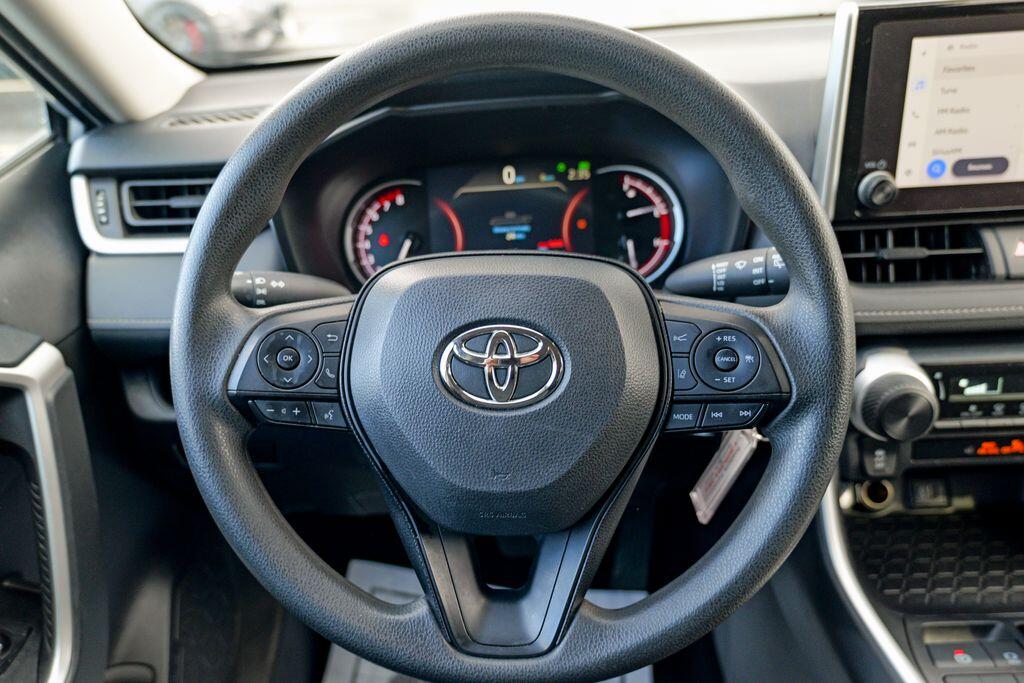 2024 Toyota RAV4 LE - Photo 36