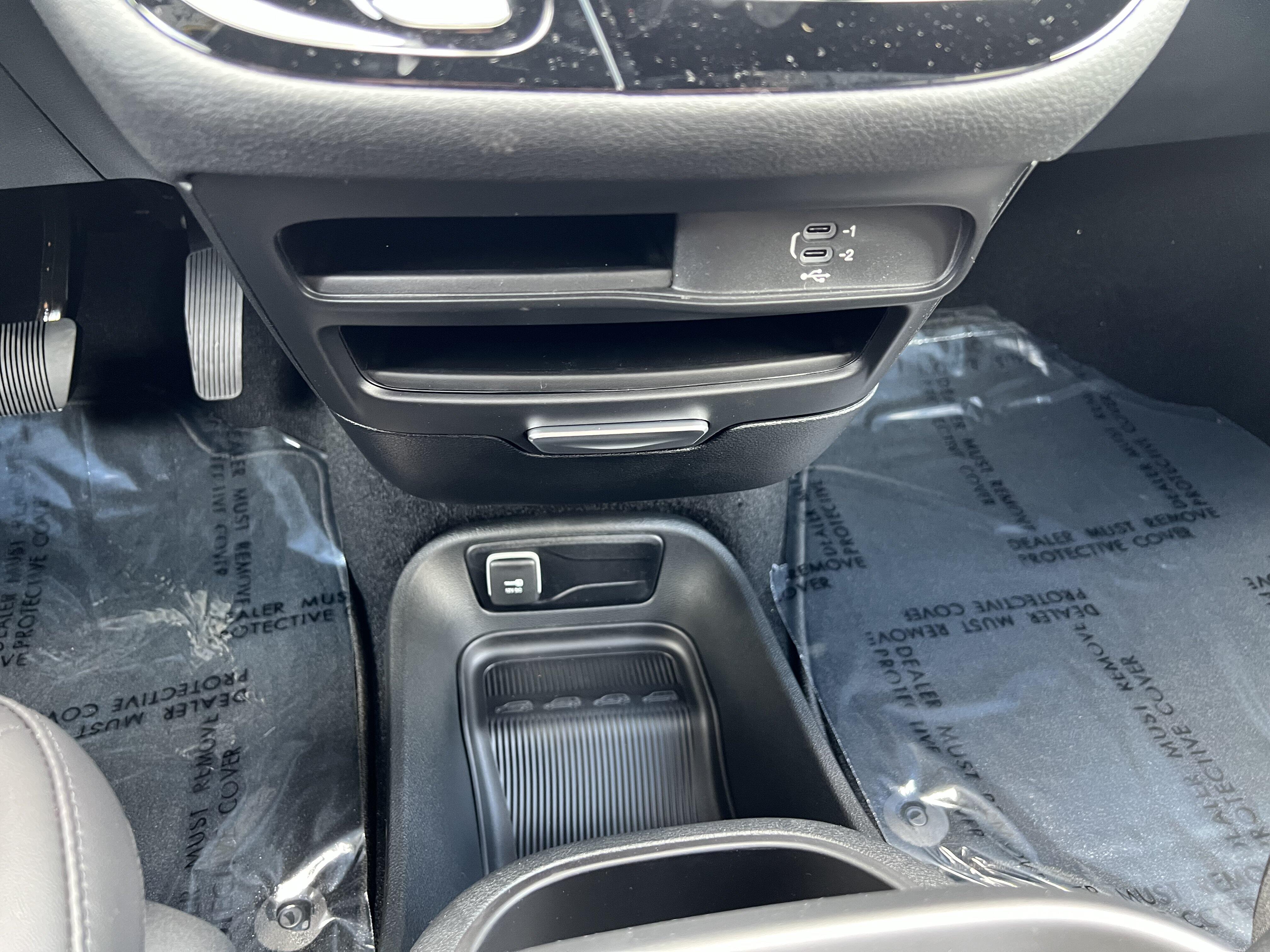 2026 Chrysler Pacifica Select - Photo 14
