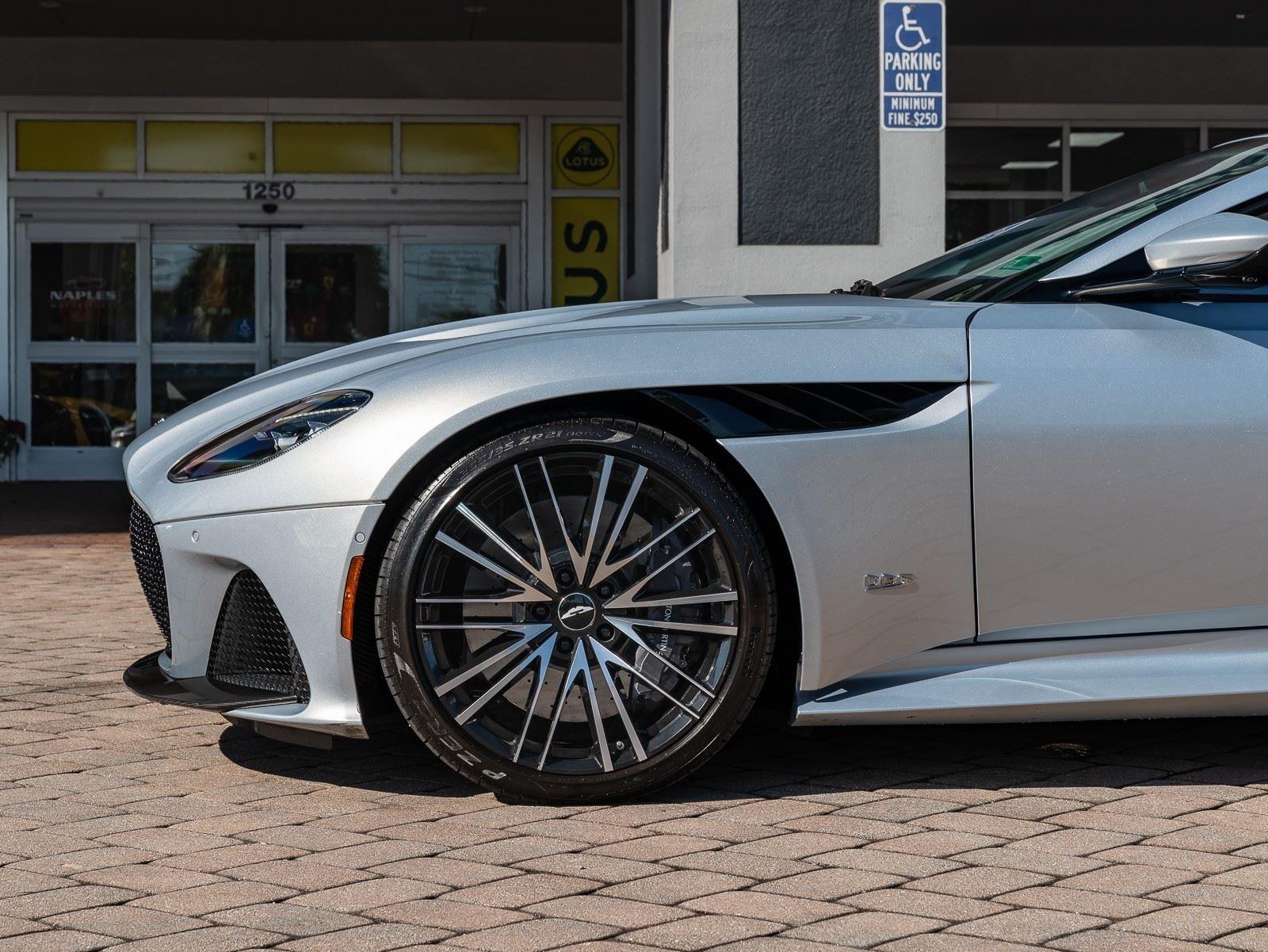 2020 Aston Martin DBS Superleggera Base - Photo 23
