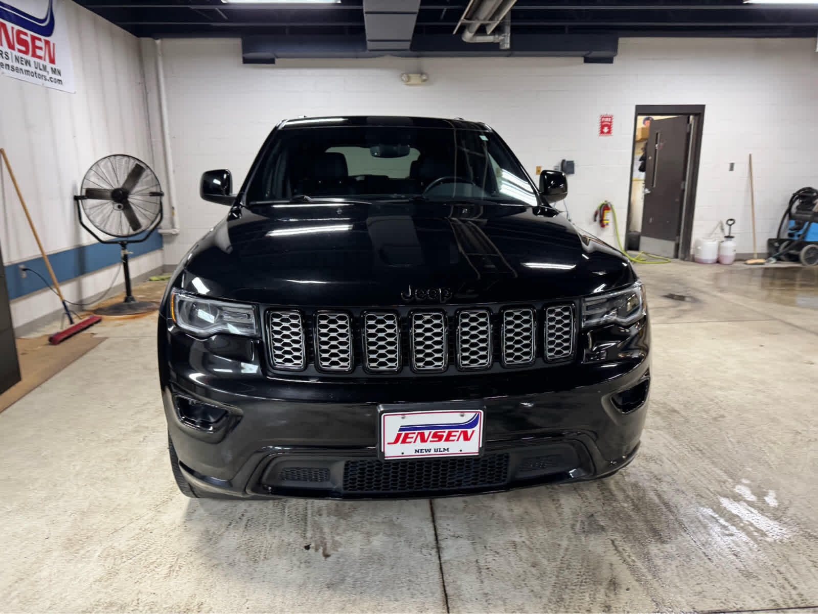 Used 2022 Jeep Grand Cherokee WK Laredo X with VIN 1C4RJFAG7NC112626 for sale in New Ulm, Minnesota