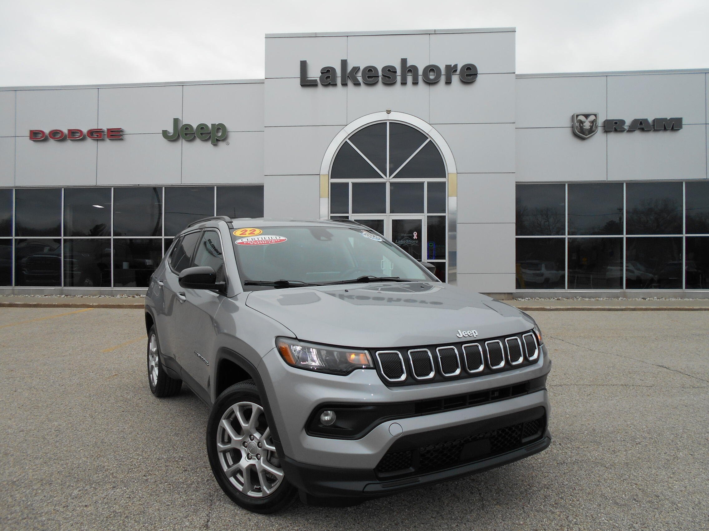 Certified 2022 Jeep Compass Latitude Lux with VIN 3C4NJDFB2NT193488 for sale in Montague, MI