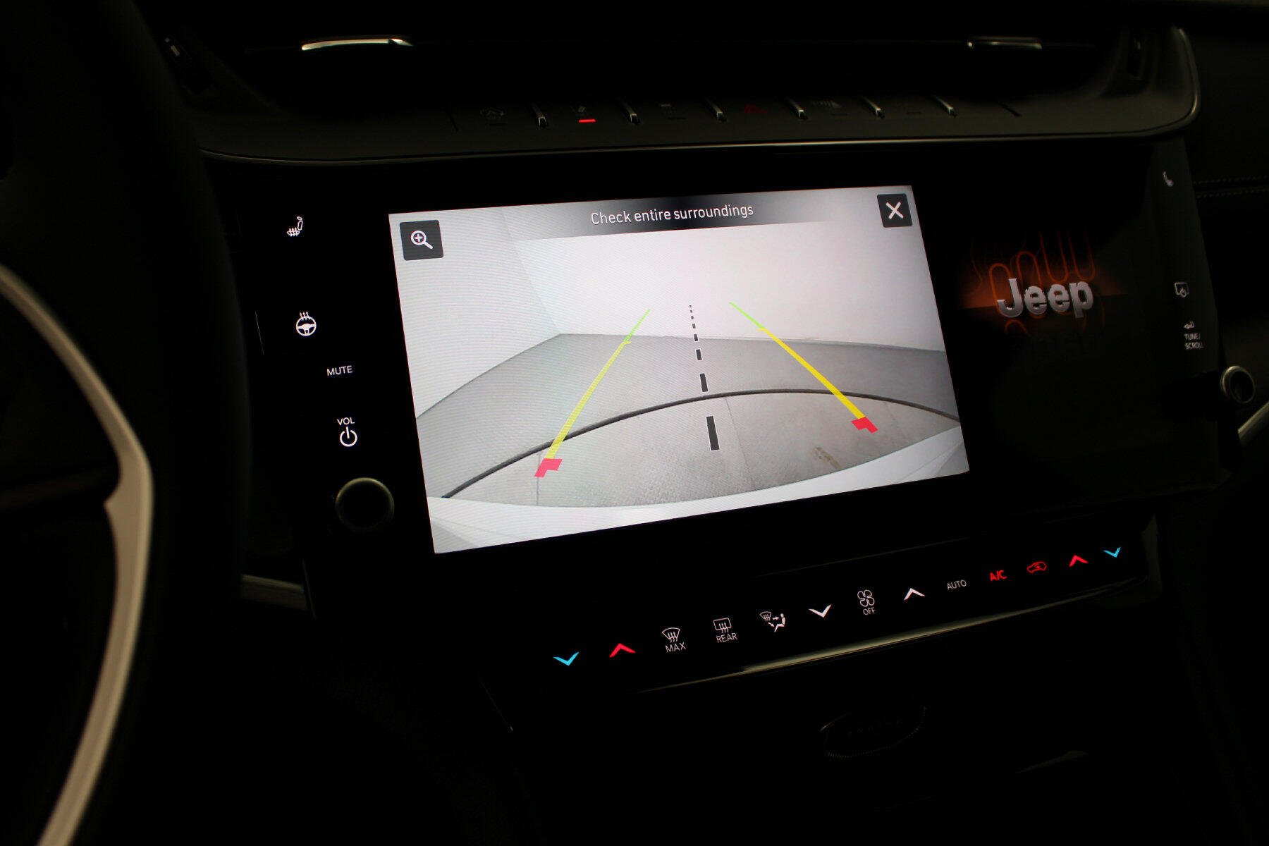 2027 Jeep Grand Cherokee Grand Cherokee Laredo Altitude 4x2