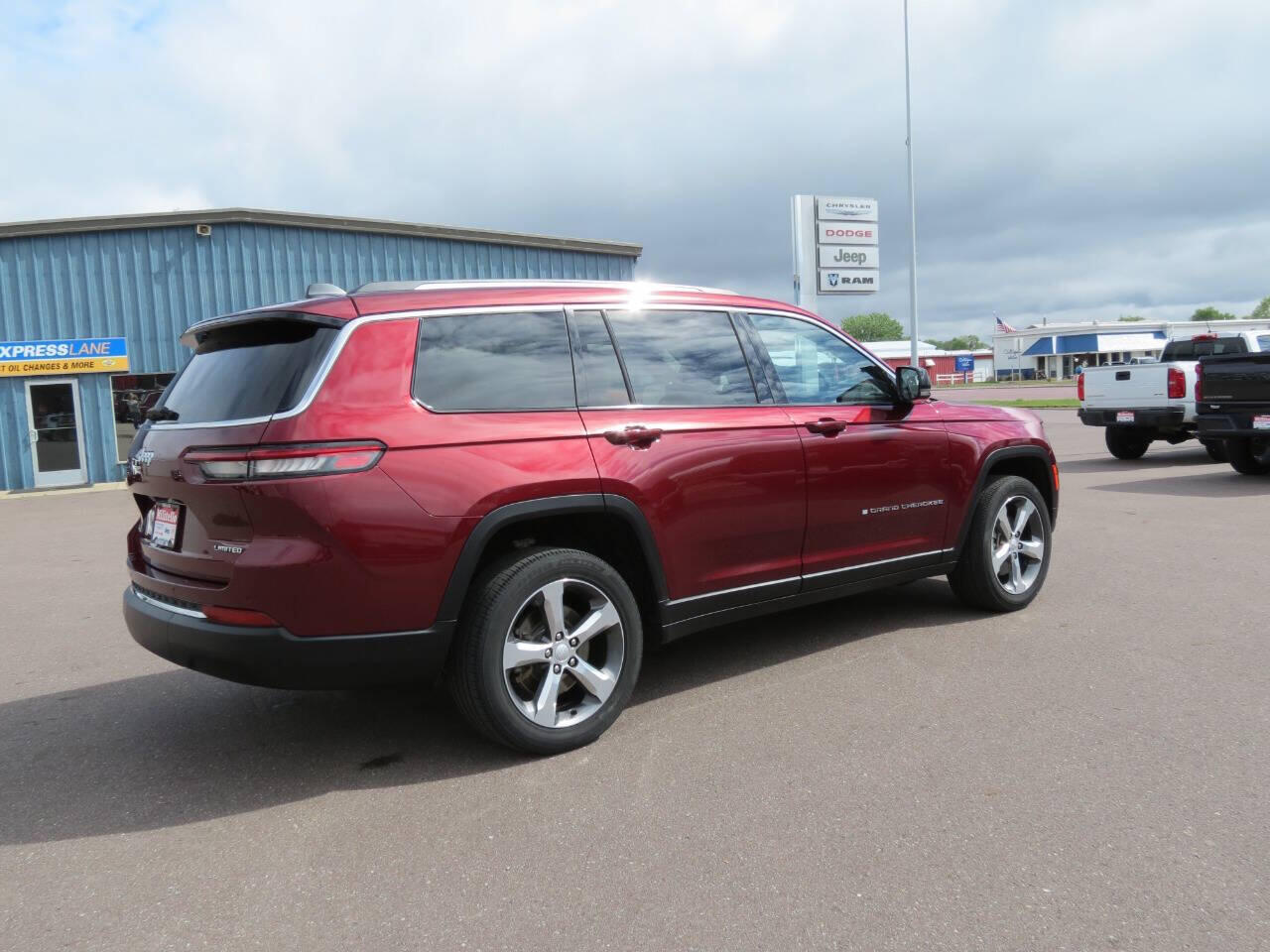Used 2022 Jeep Grand Cherokee L Limited with VIN 1C4RJKBG4N8514792 for sale in Fairmont, Minnesota