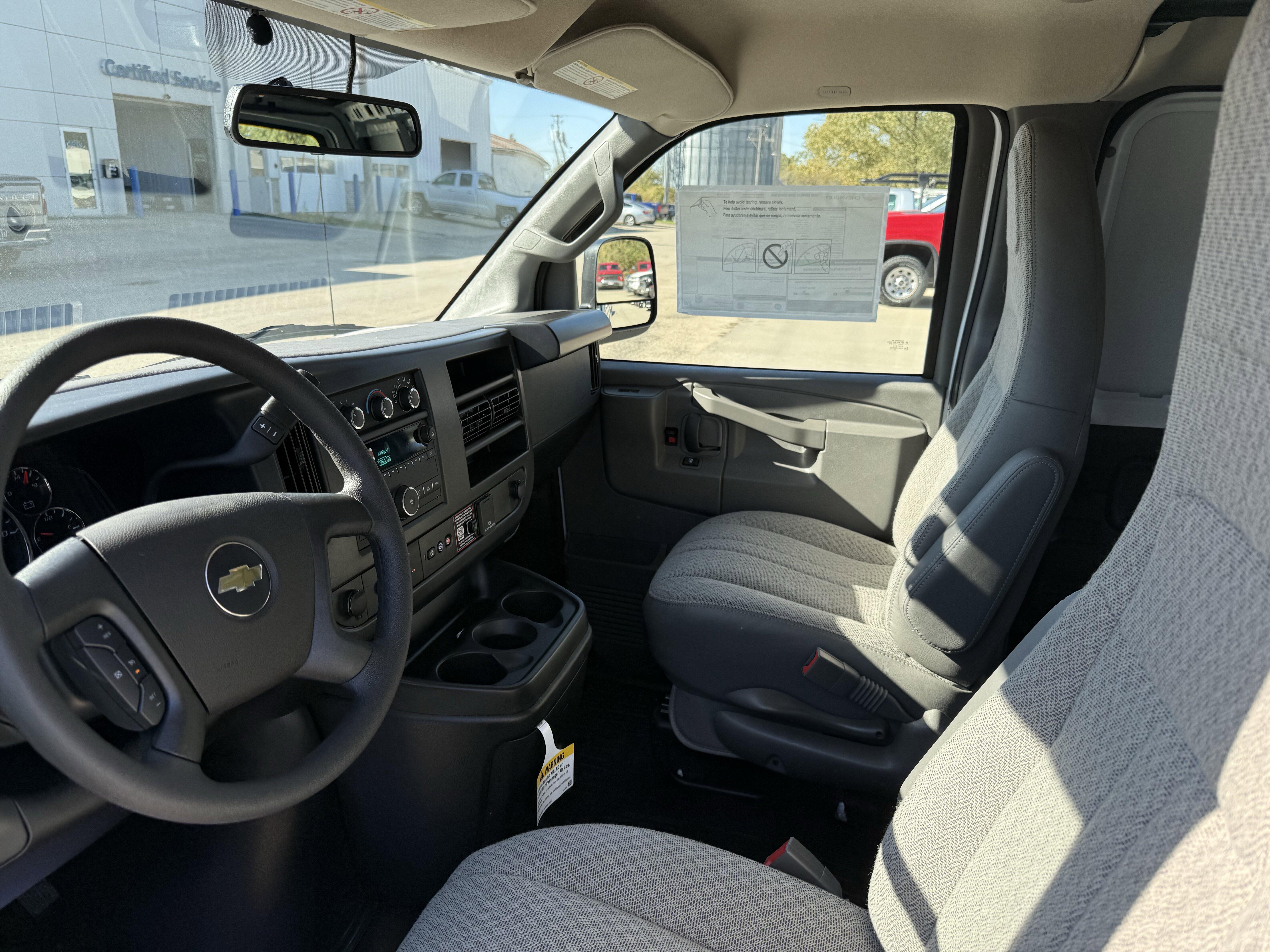 2025 Chevrolet Express Cargo Work Van - Photo 14