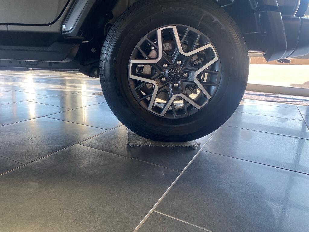2025 Jeep Wrangler 4-Door Sahara - Photo 11