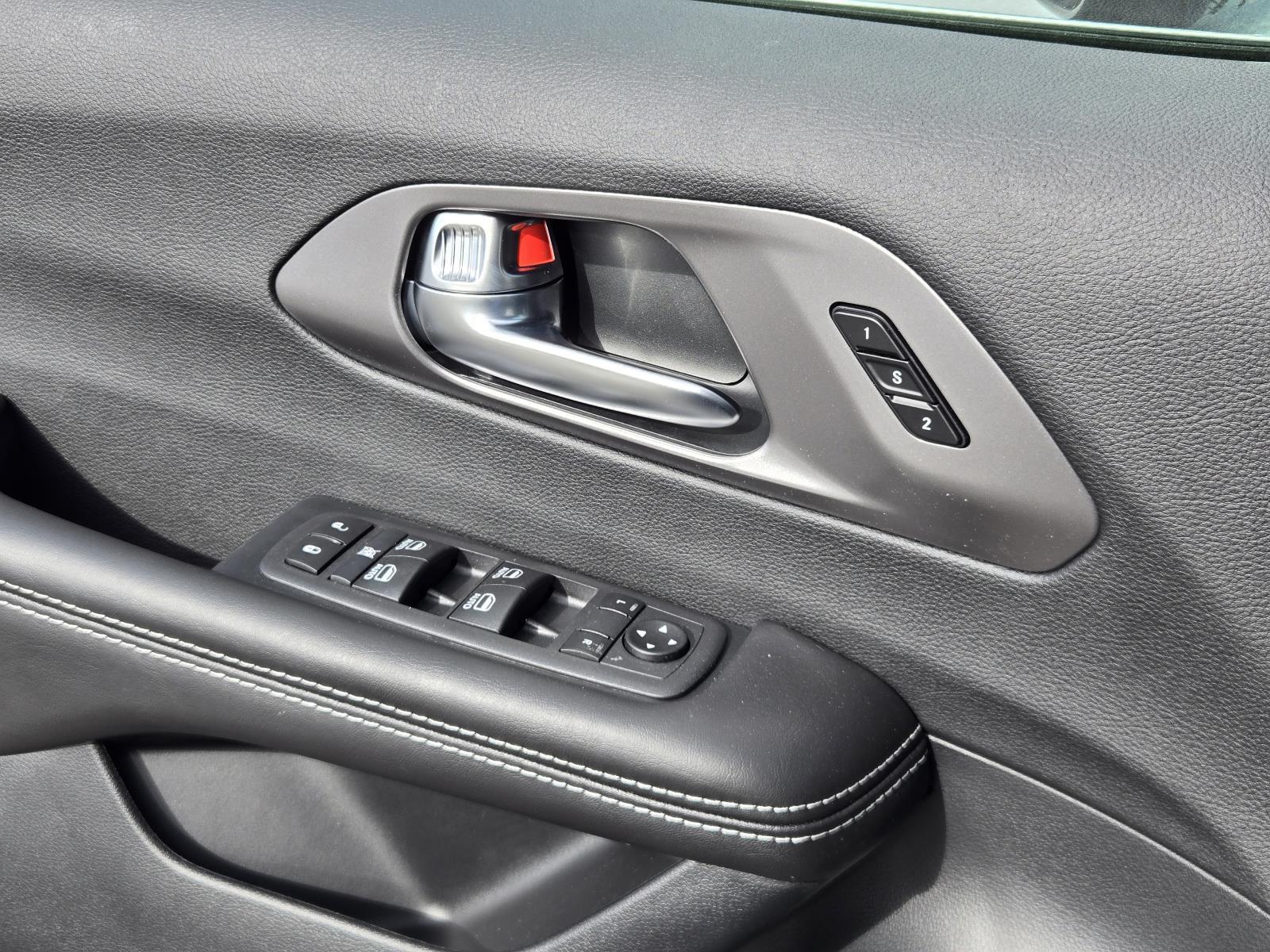 2026 Chrysler Pacifica Select - Photo 23