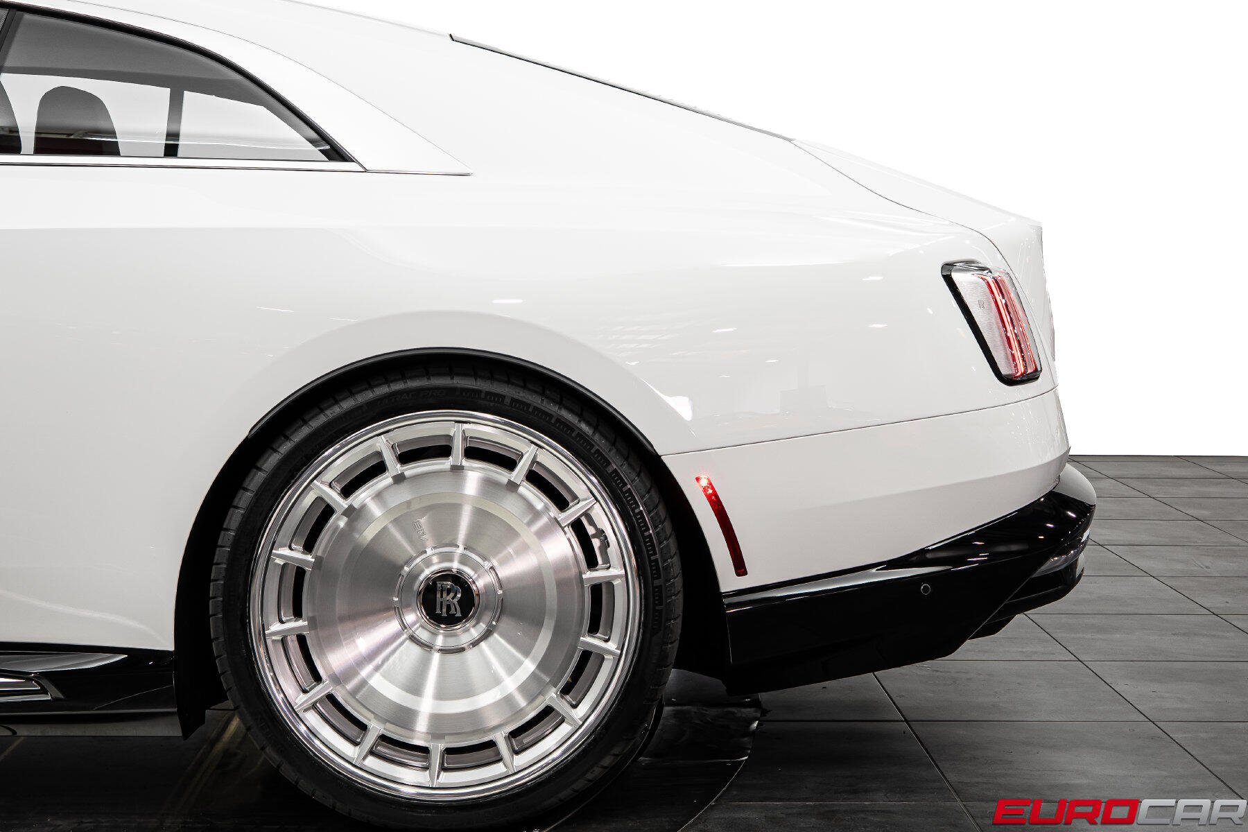 2024 Rolls-Royce Spectre *STARLIGHT DOORS * ILLUMINATED FASCIA*Image 16