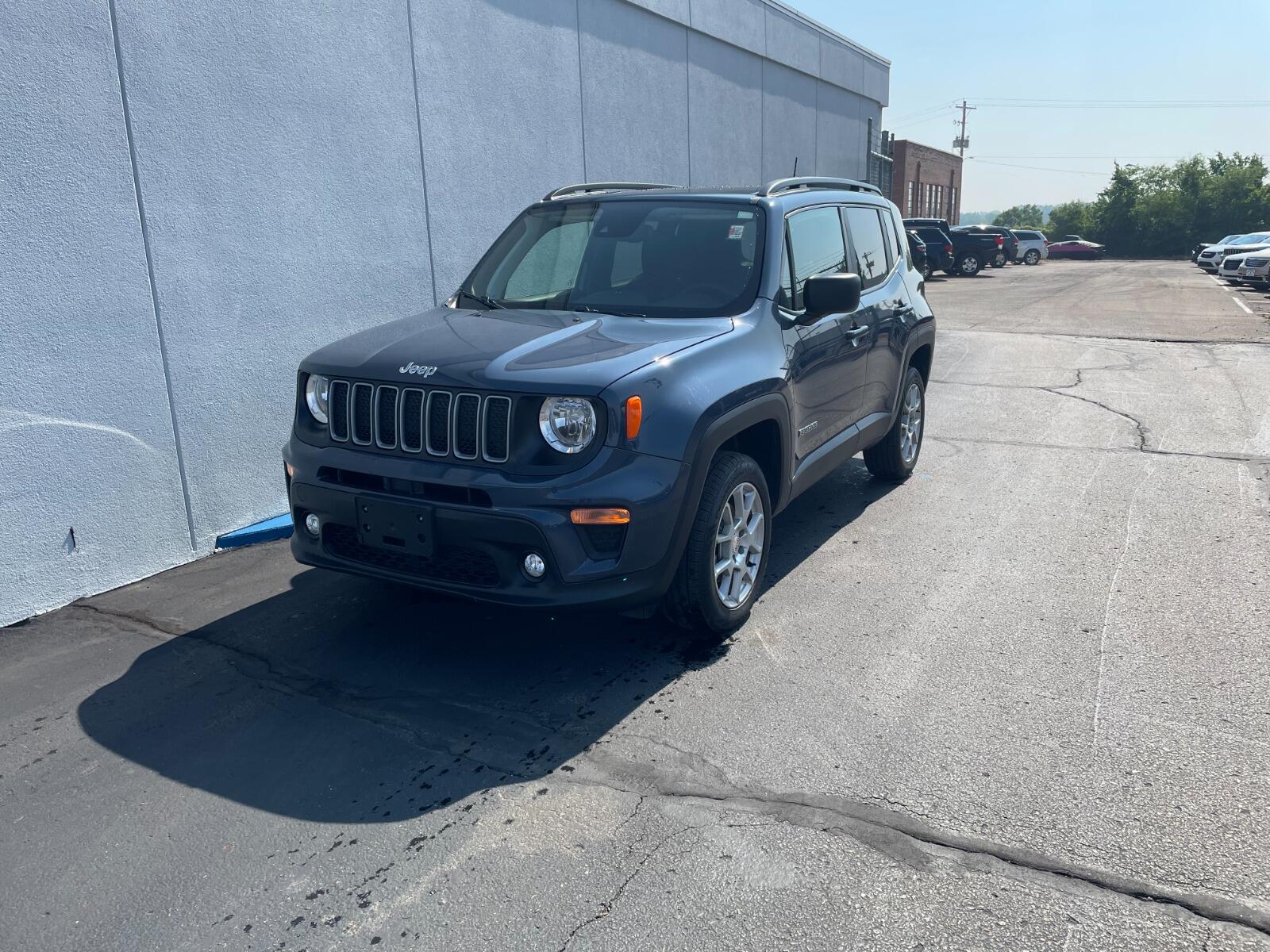 Used 2023 Jeep Renegade Latitude with VIN ZACNJDB15PPP24994 for sale in Kansas City