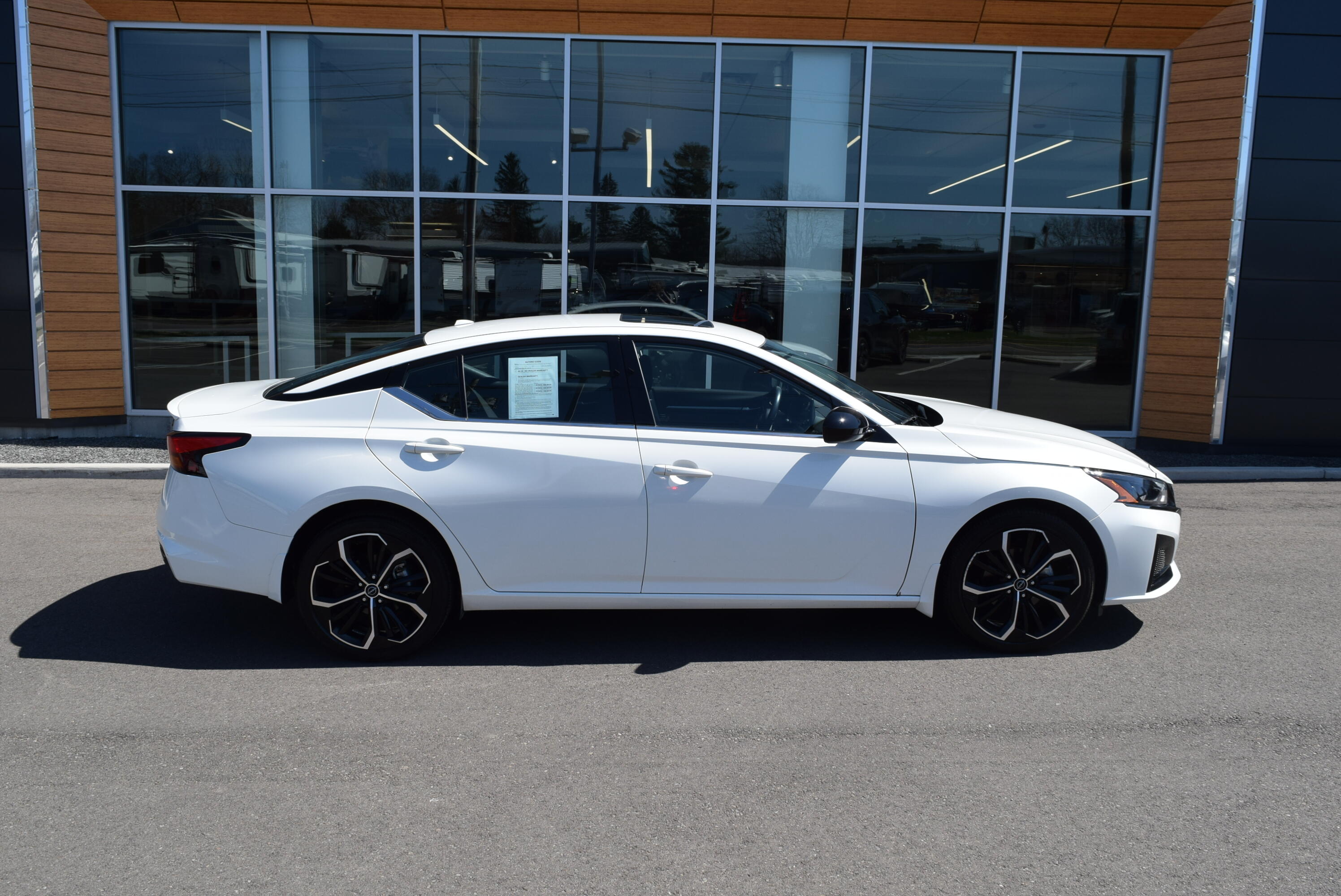 2023 Nissan Altima SR