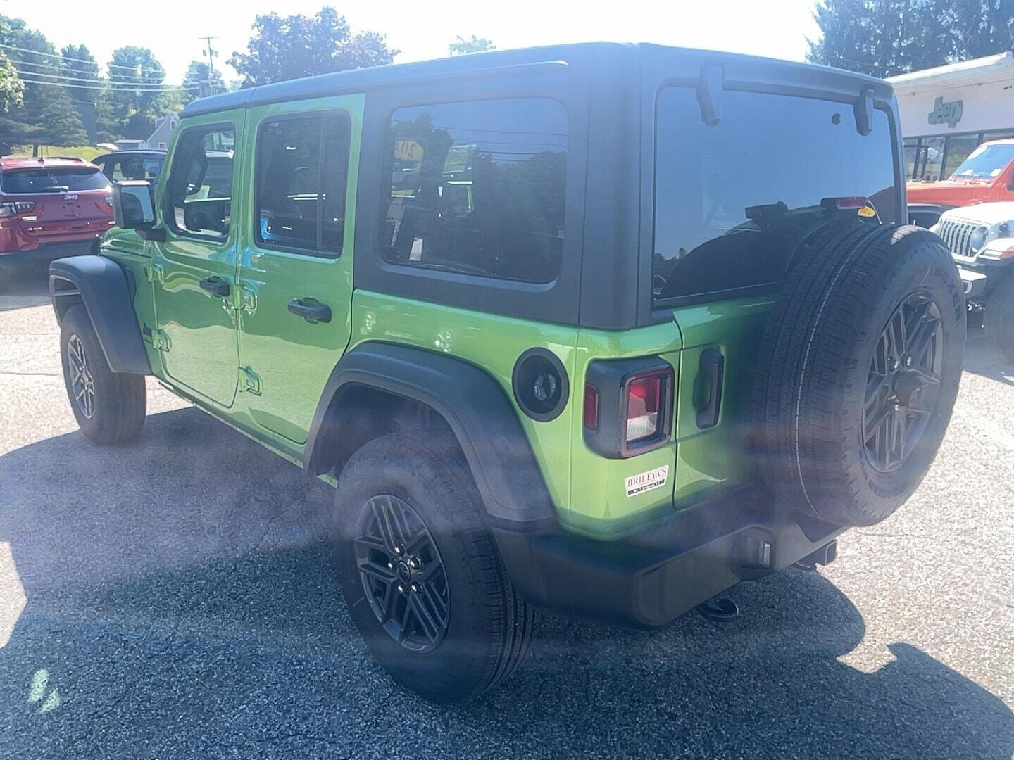 View vehicle photo 7