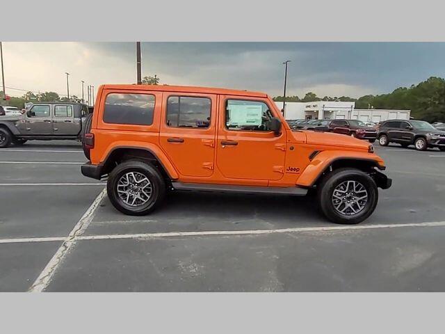 2025 Jeep Wrangler 4-Door Sahara - Photo 35