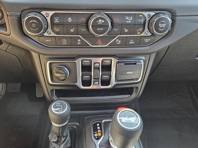 2025 Jeep Wrangler 4-Door Sahara - Photo 11