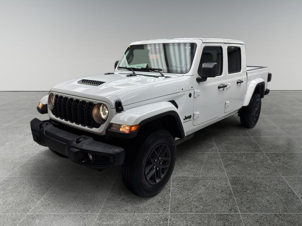 2026 Jeep Gladiator Sport S's photo