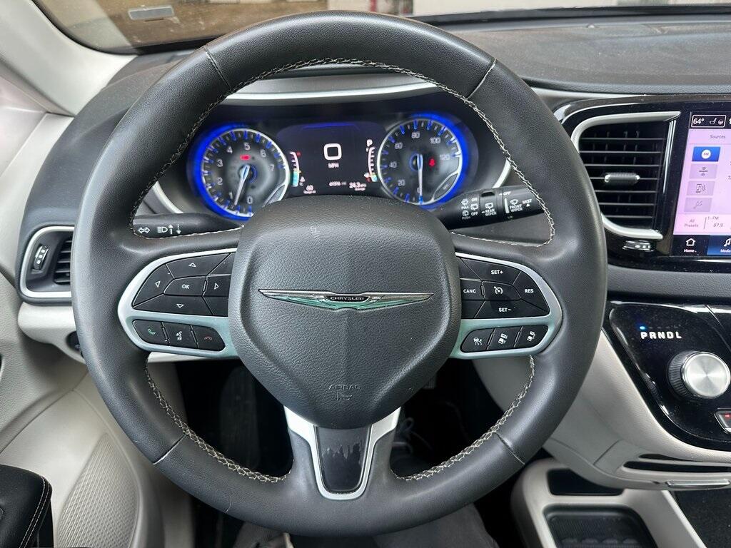 Used 2022 Chrysler Pacifica Touring L with VIN 2C4RC1BG5NR191071 for sale in Webster, NY