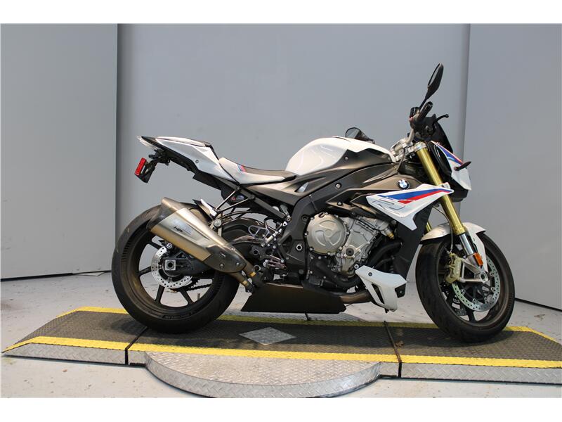 2017 BMW S 1000 R
