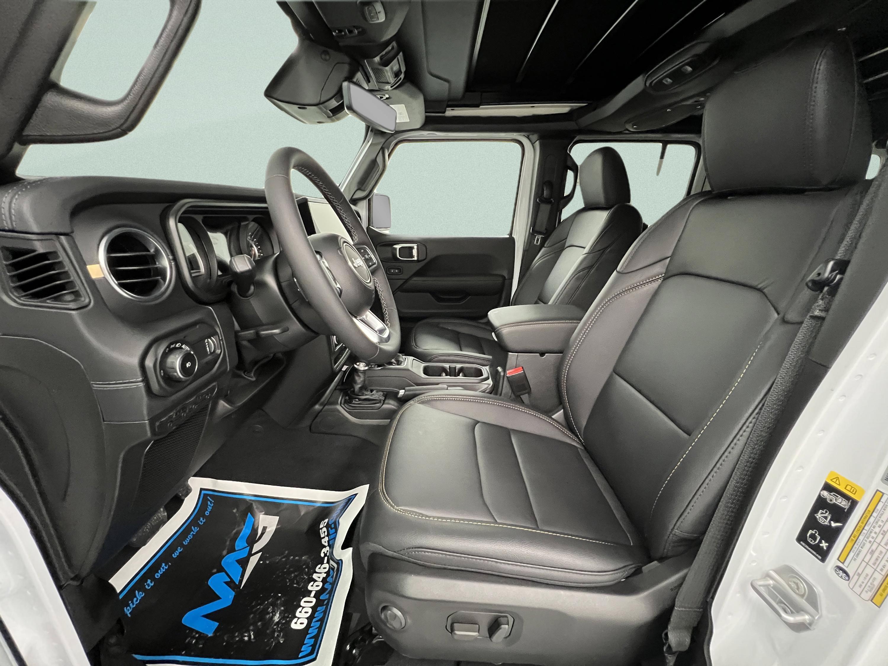 2026 Jeep Wrangler 4-Door Sahara - Photo 13