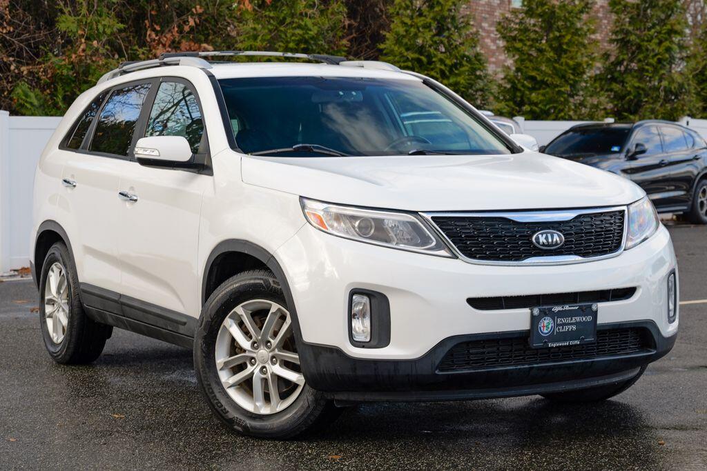 2014 Kia Sorento LX's photo