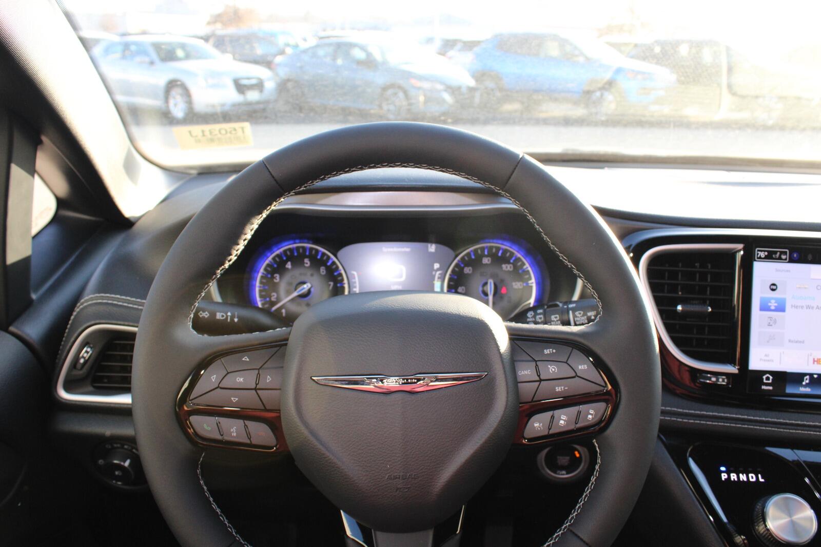2026 Chrysler Pacifica Select - Photo 12