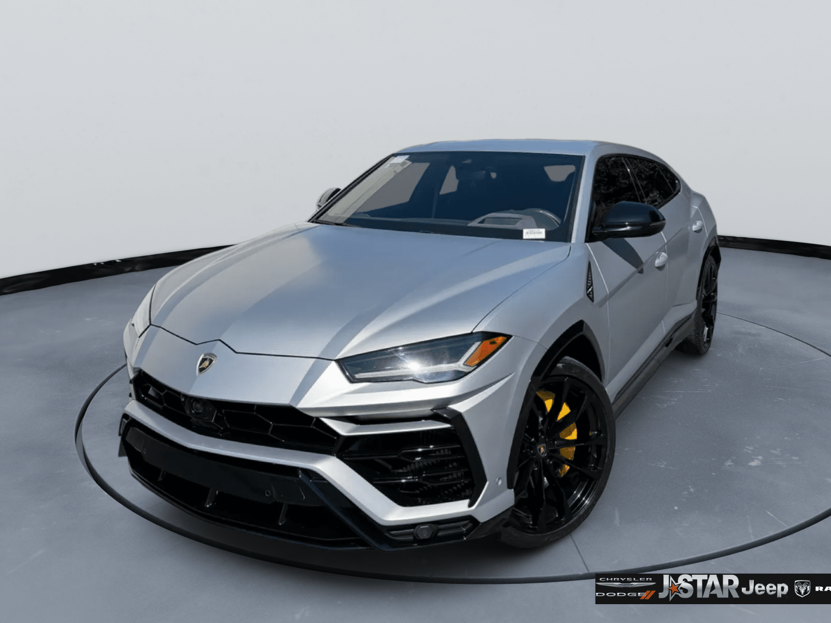 2022 Lamborghini Urus's photo