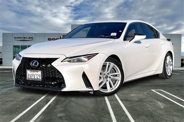 2021 Lexus IS 300's photo