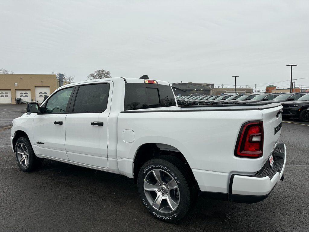 2025 RAM 1500 Tradesman - Photo 11