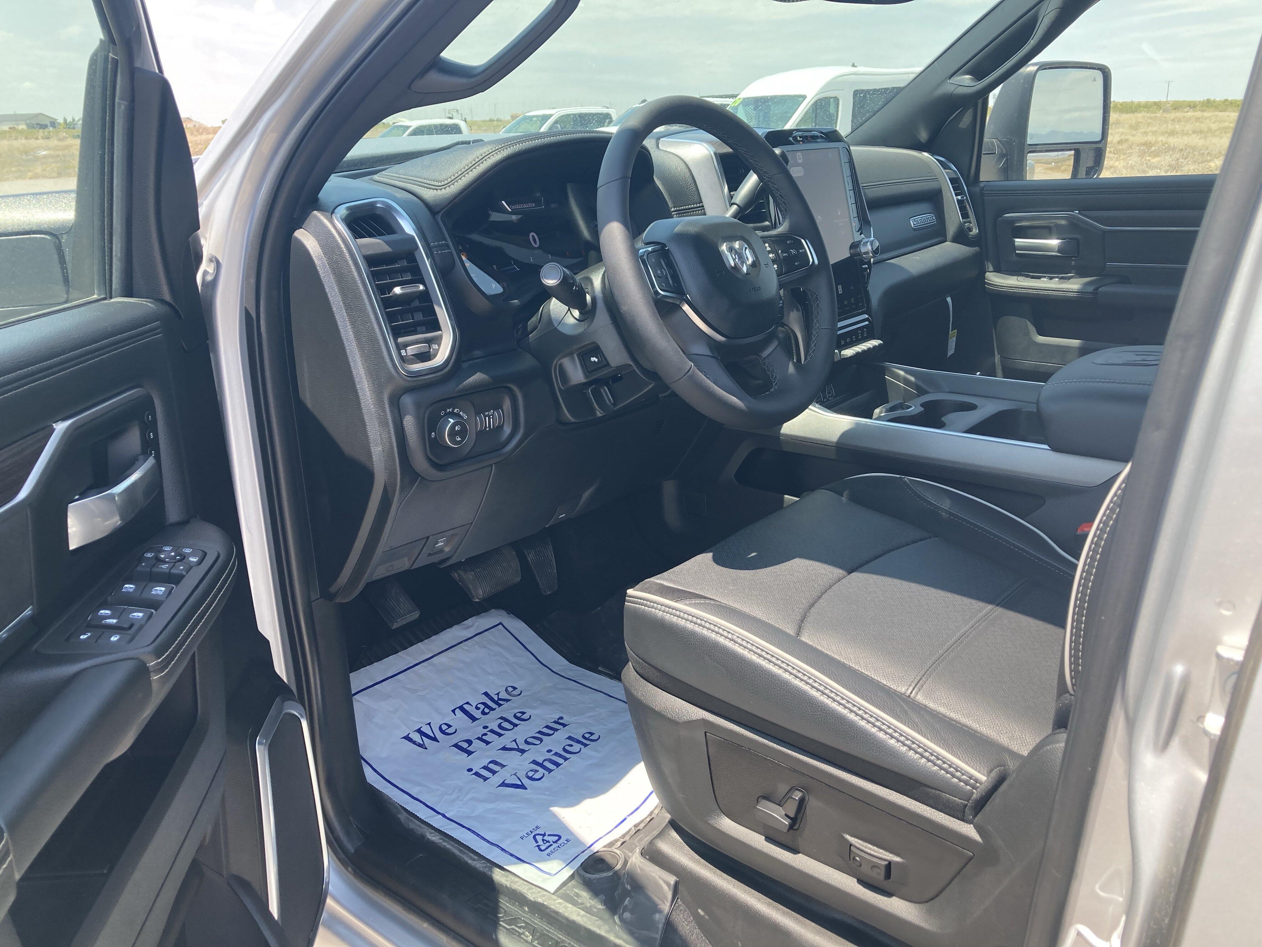 2026 RAM 3500 Laramie - Photo 9