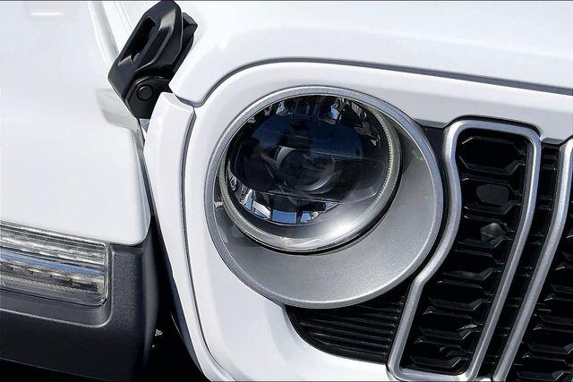 2025 Jeep Wrangler 4-Door Sahara - Photo 11