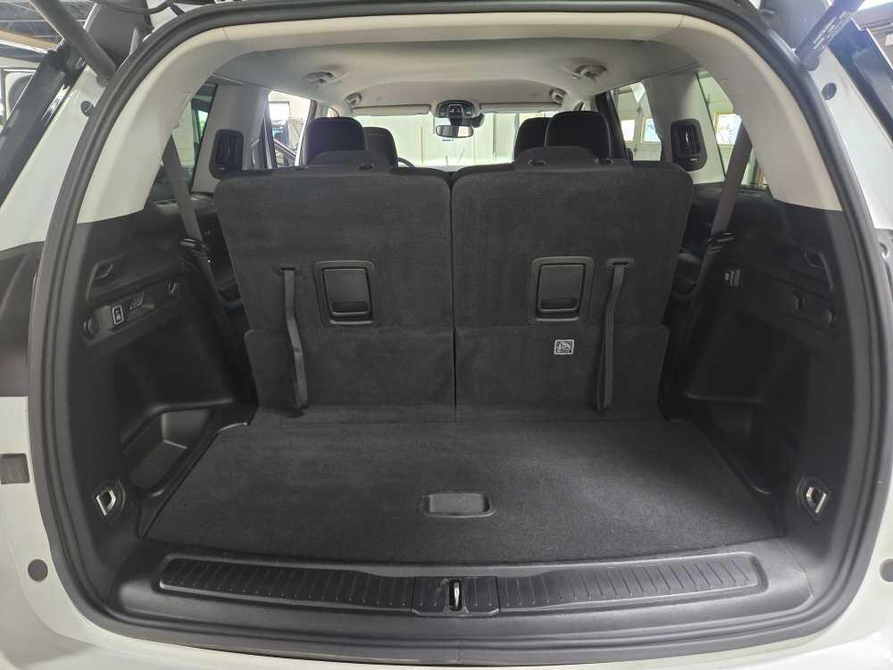 2023 Jeep Grand Cherokee L Laredo - Photo 13