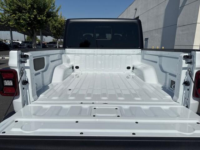 2025 Jeep Gladiator Willys - Photo 20