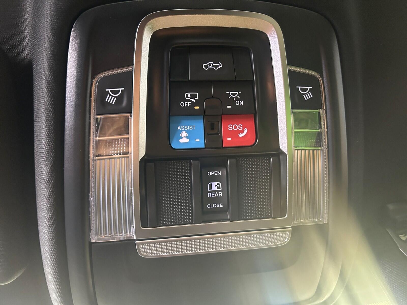 2026 RAM 3500 Laramie - Photo 25