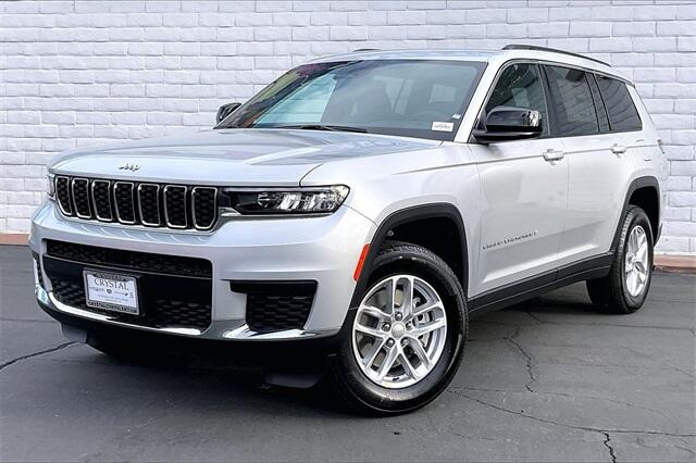2025 Jeep Grand Cherokee L Laredo's photo