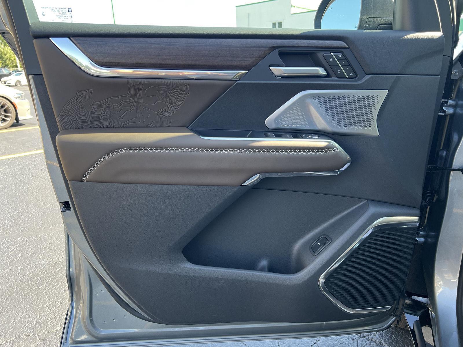 2027 GMC Acadia Denali Ultimate - Photo 14