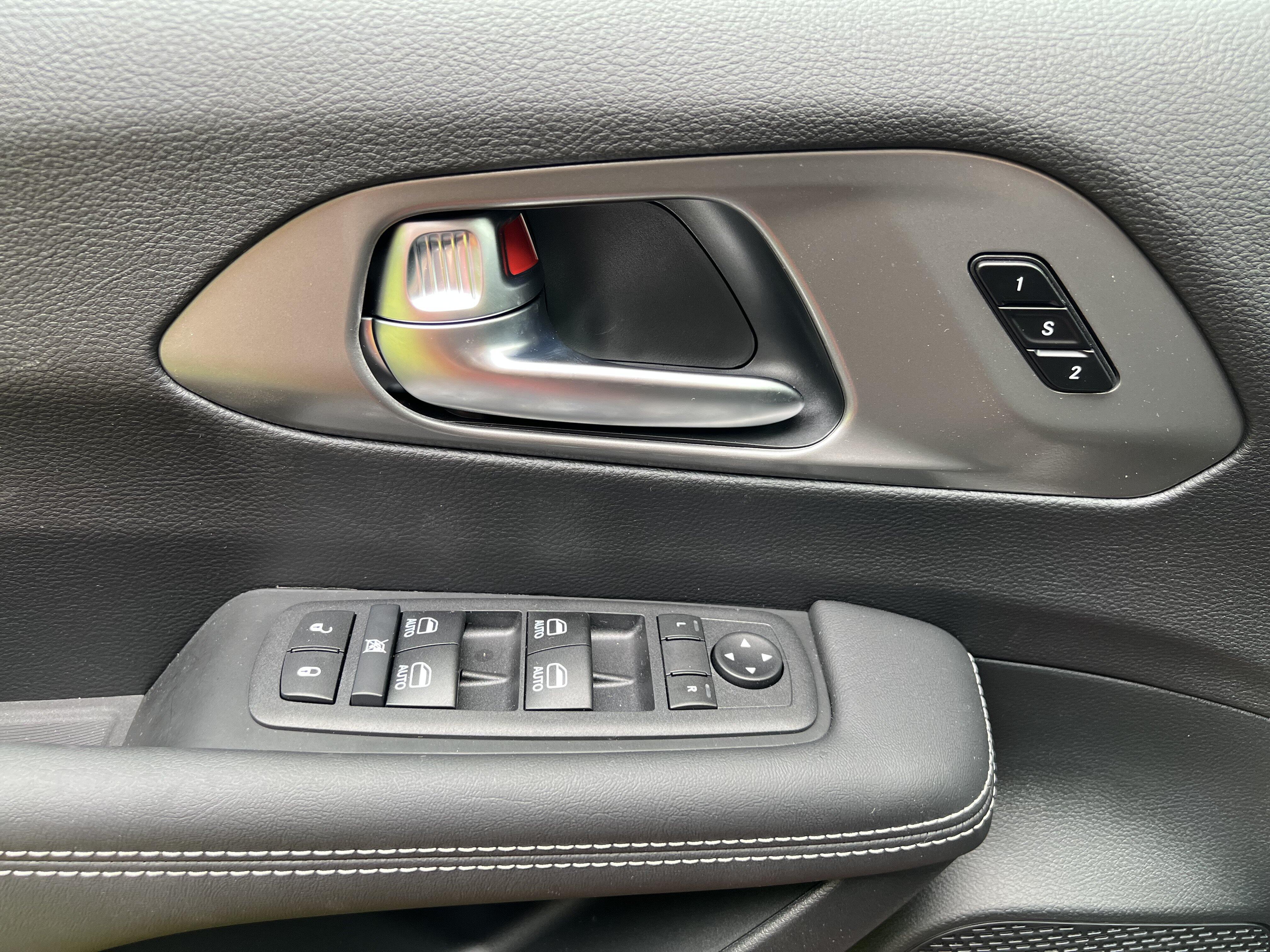 2026 Chrysler Pacifica Select - Photo 16