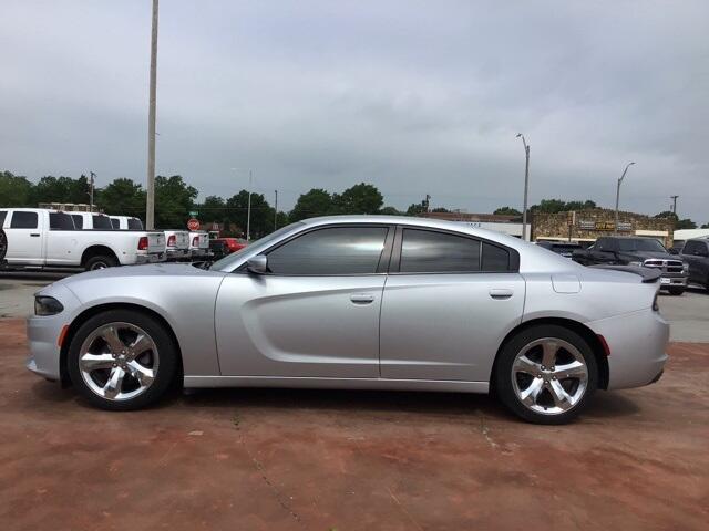 Used 2019 Dodge Charger SXT with VIN 2C3CDXBG7KH748204 for sale in Vinita, OK