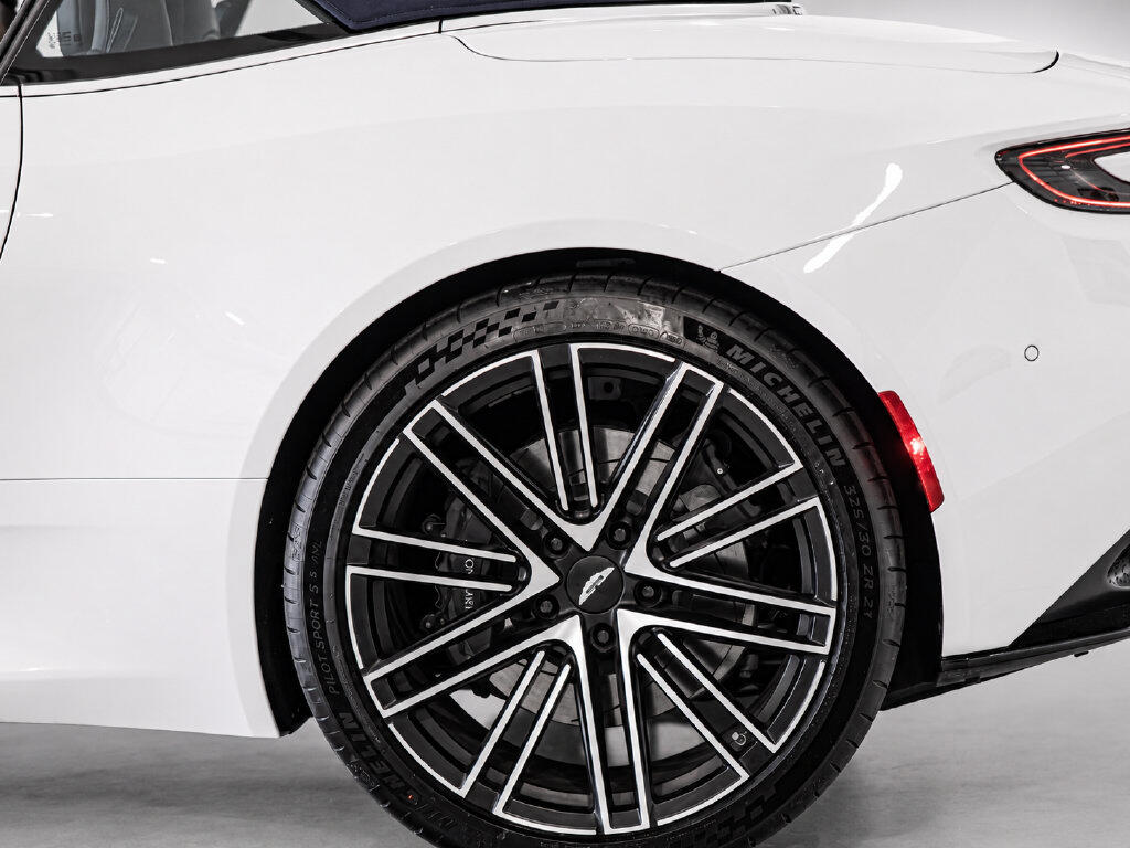 2026 Aston Martin DB12 Base - Photo 11
