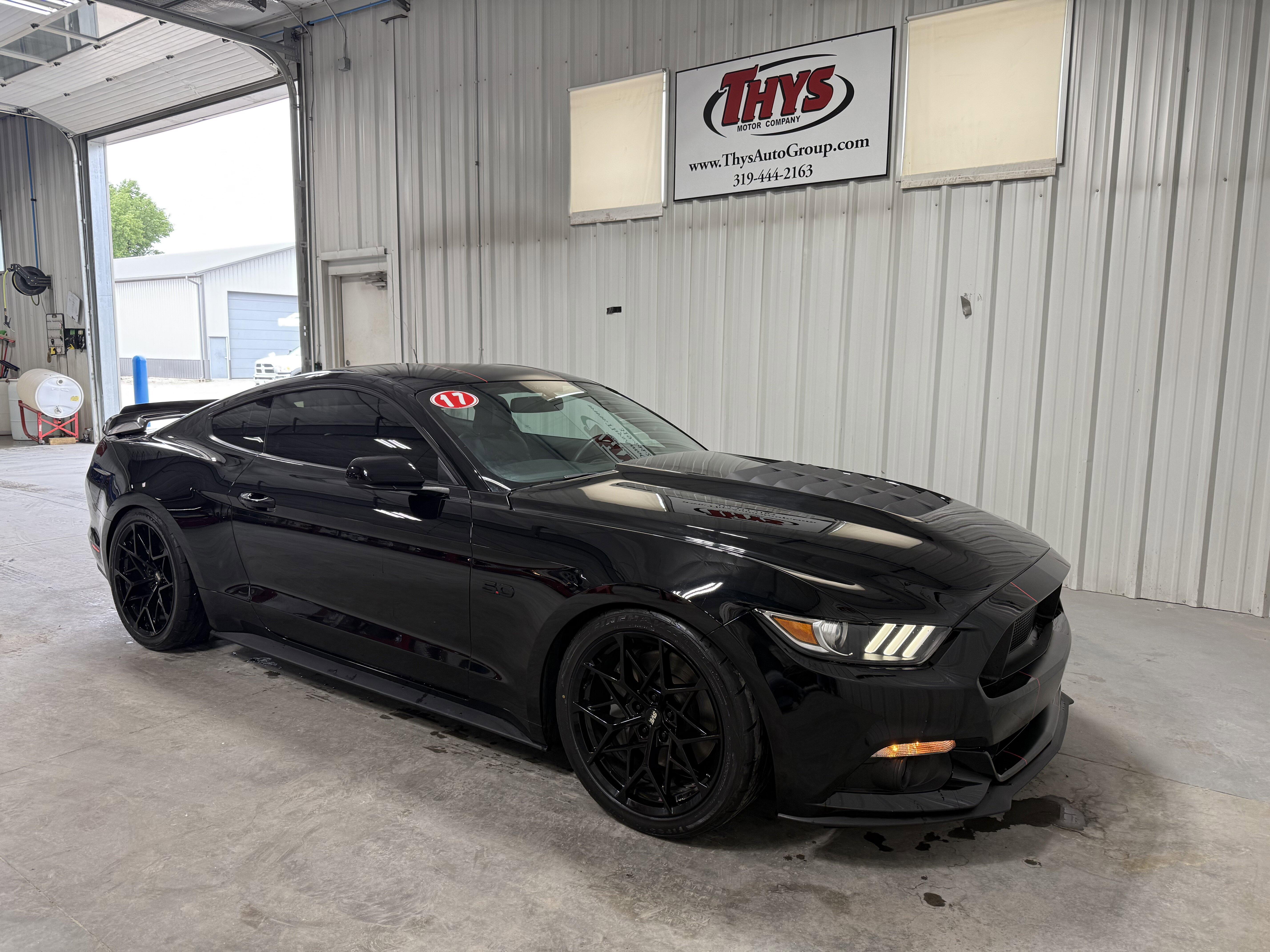 2017 Ford Mustang GT Coupe's photo