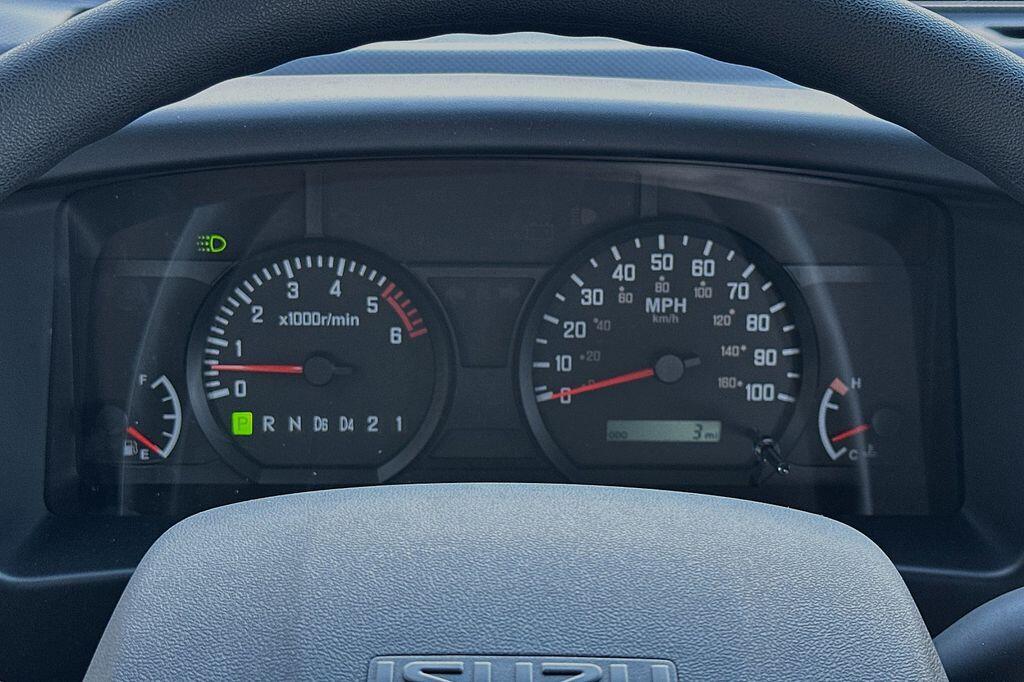2024 Isuzu NPR HD - Photo 17