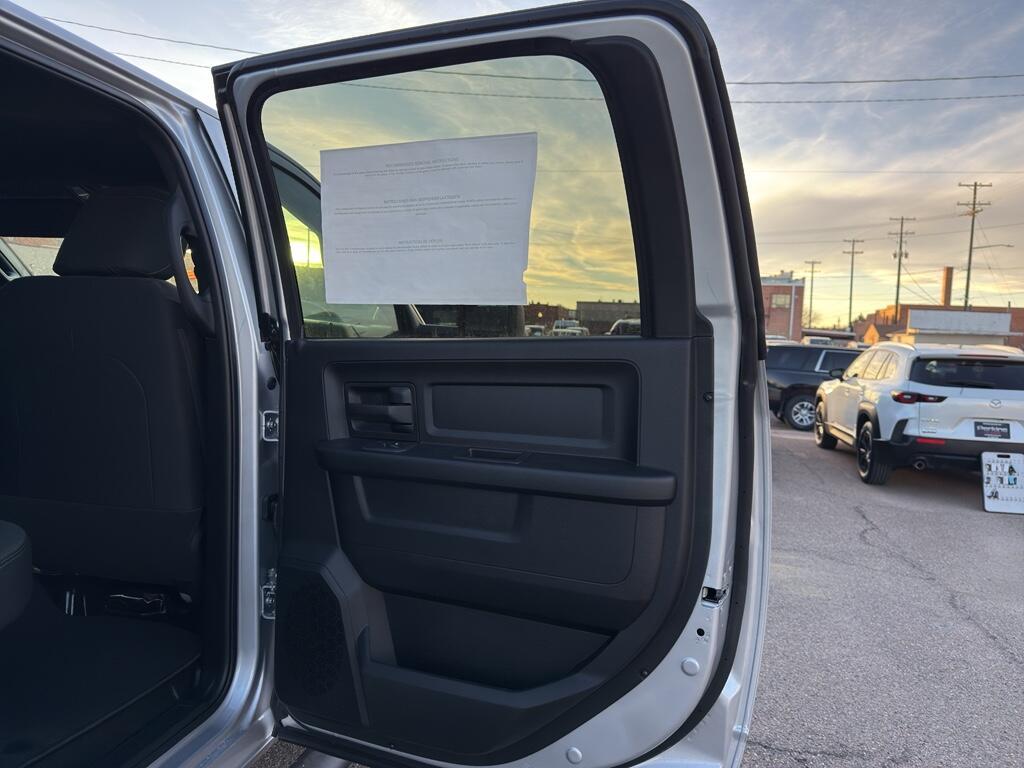 2026 RAM 3500 Tradesman - Photo 14