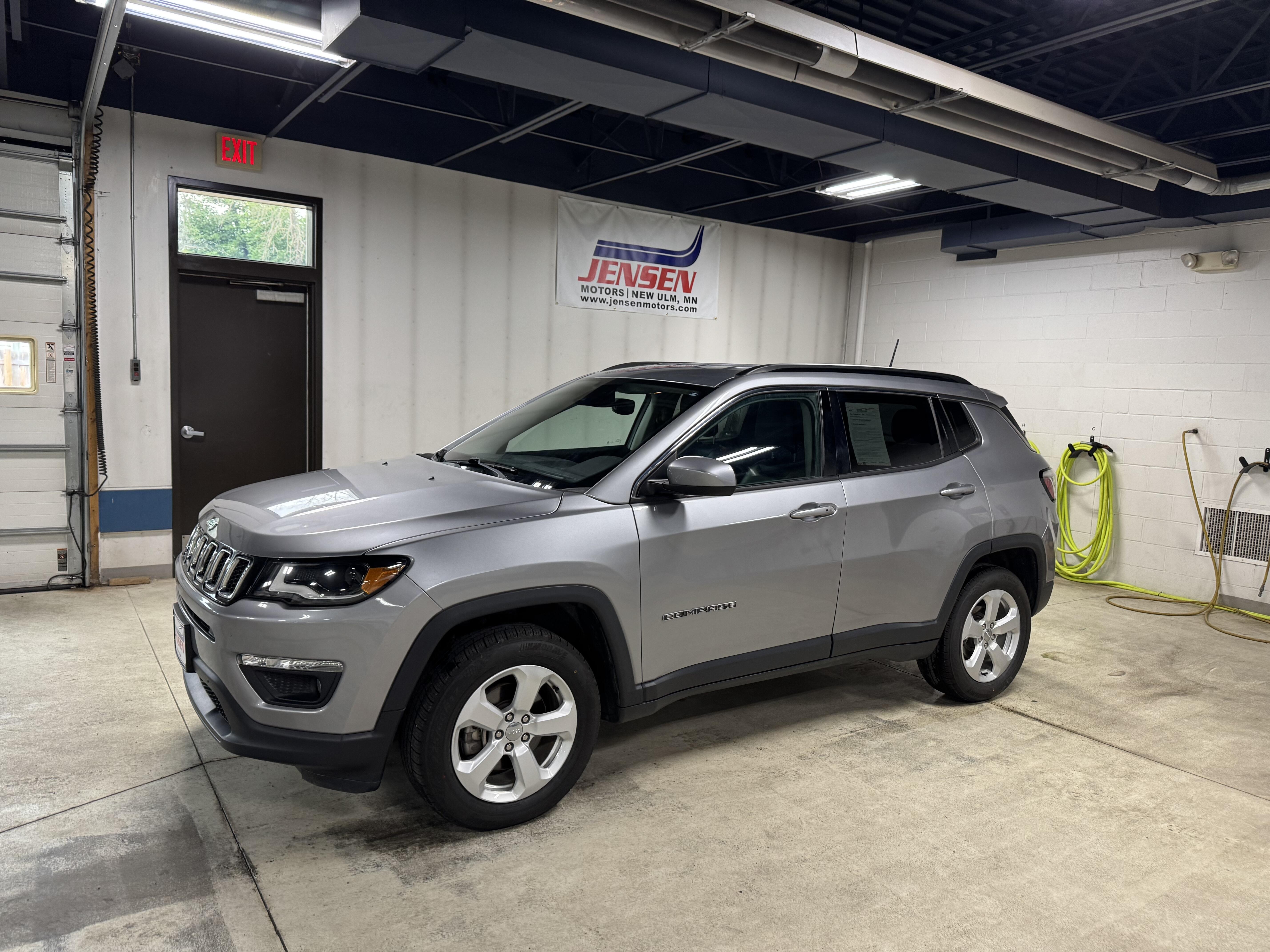 Used 2018 Jeep Compass Latitude with VIN 3C4NJDBB1JT333045 for sale in New Ulm, Minnesota