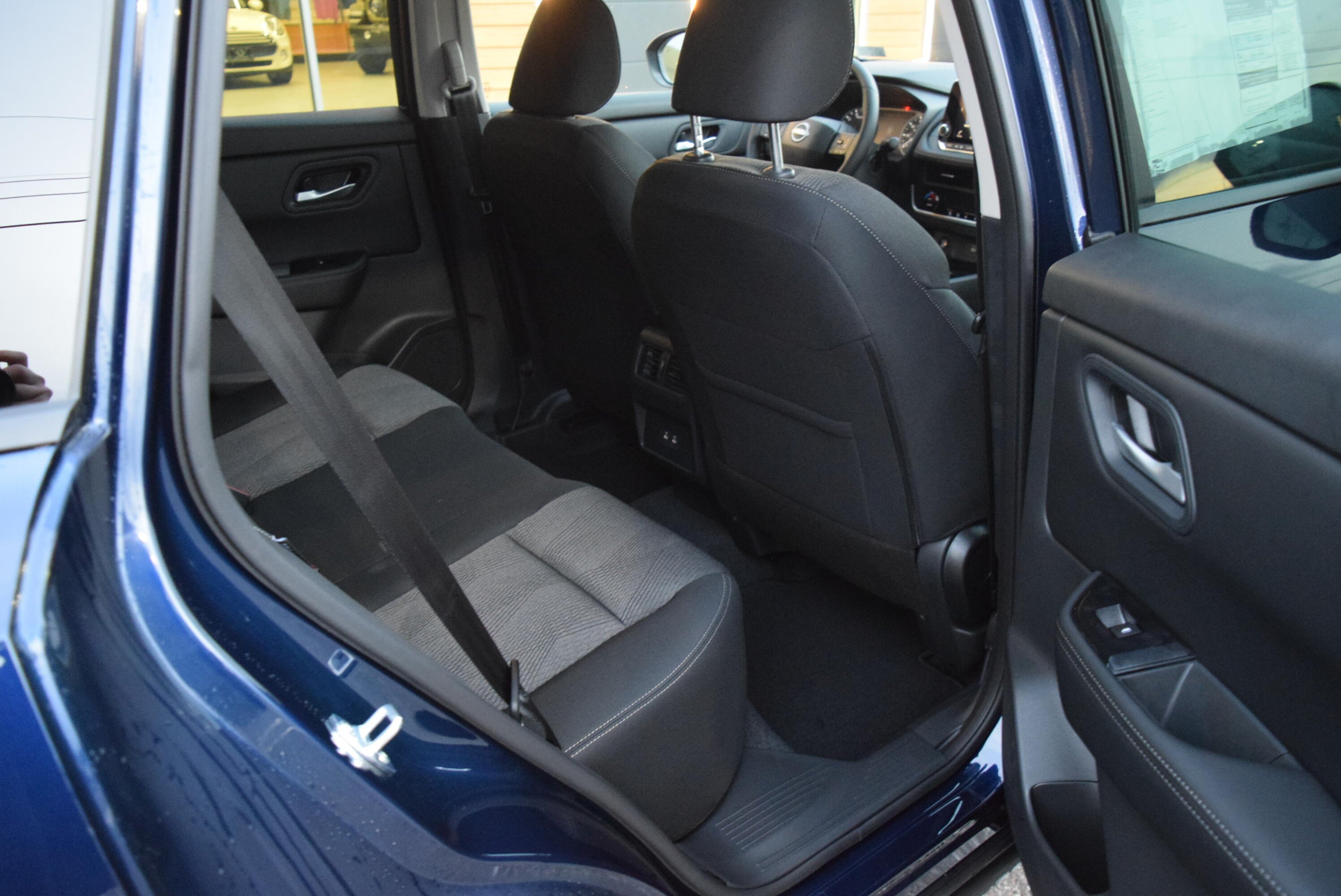 2026 Nissan Rogue SV - Photo 6
