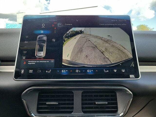 2025 VinFast VF 8 Eco - Photo 24