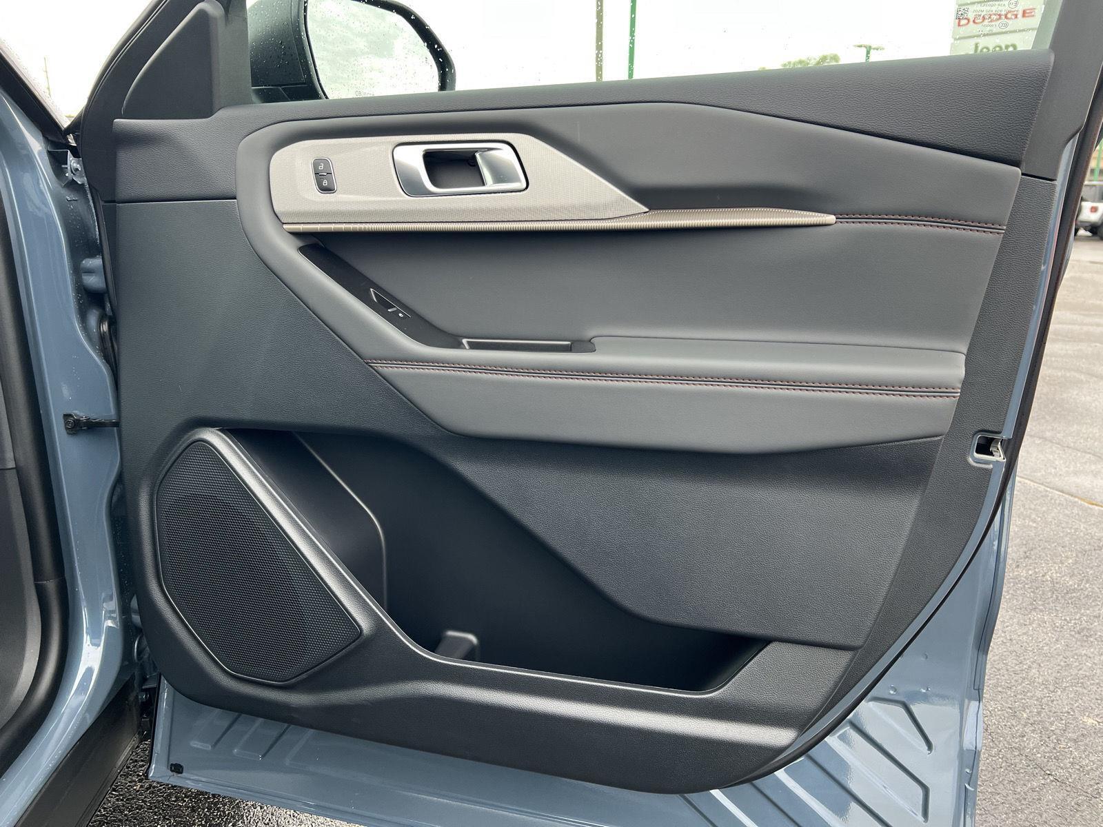 2026 Ford Explorer Active - Photo 15