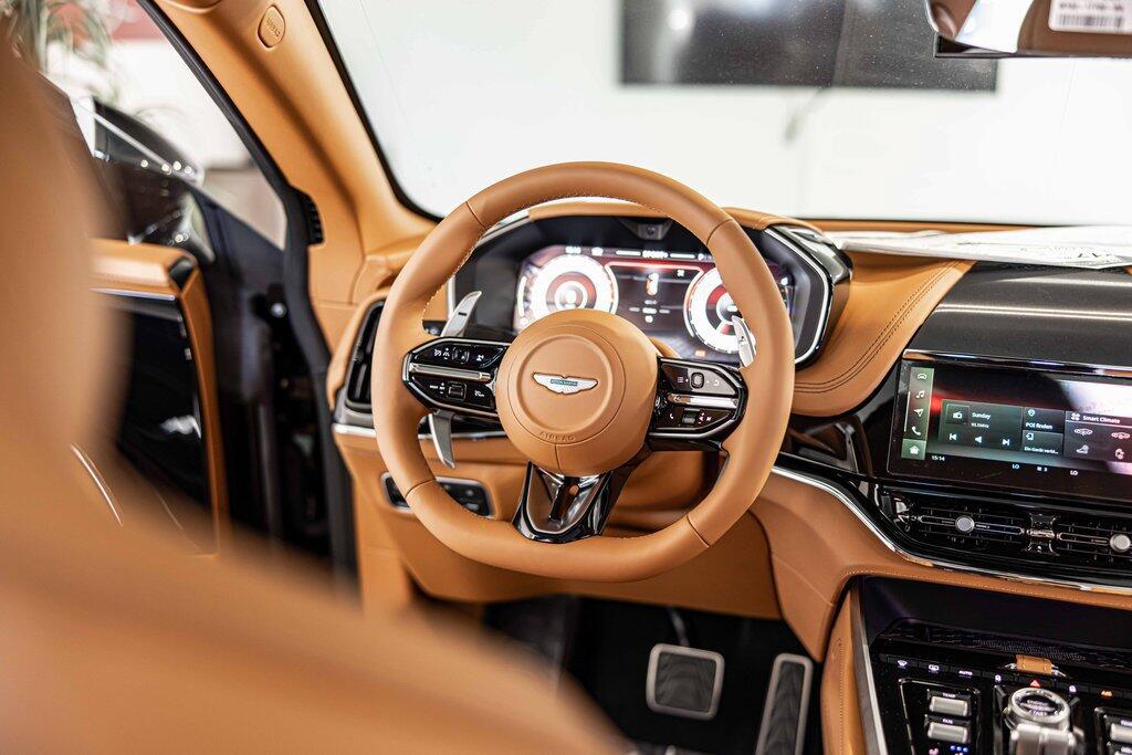 2026 Aston Martin DBX 707 - Photo 36